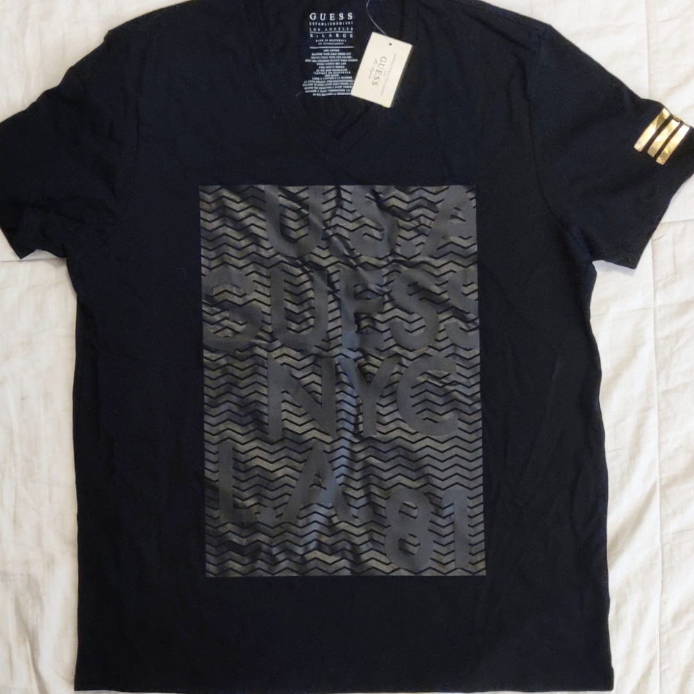 Guess XL Graphic Design V-neck T-shirt